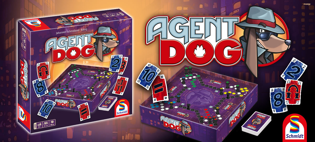 Werbebanner: Hintergrund des Banners ist eine Illustration von Hochhäusern in lila und orange. Links ist das Spiel "Agent Dog" von Schmidt Spiele abgebildet. Rechts ist das Logo (Schriftzug und Illustration eines Hundes mit Hut, Sonnenbrille und hochgeschlagenem Mantelkragen) von Agent Dog nochmal größer abgebildet. Darunter noch einmal das Spiel aus einer anderen Perspektive, sowie einzelne Spielkarten. Der Link führt zur Detailseite mit Bestellmöglichkeit des Spiels.